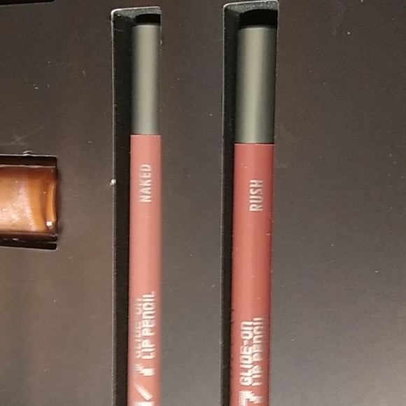 URBAN DECAY NAKED MAKEUP VAULT VOLUME THREE - Picture 12 of 15
